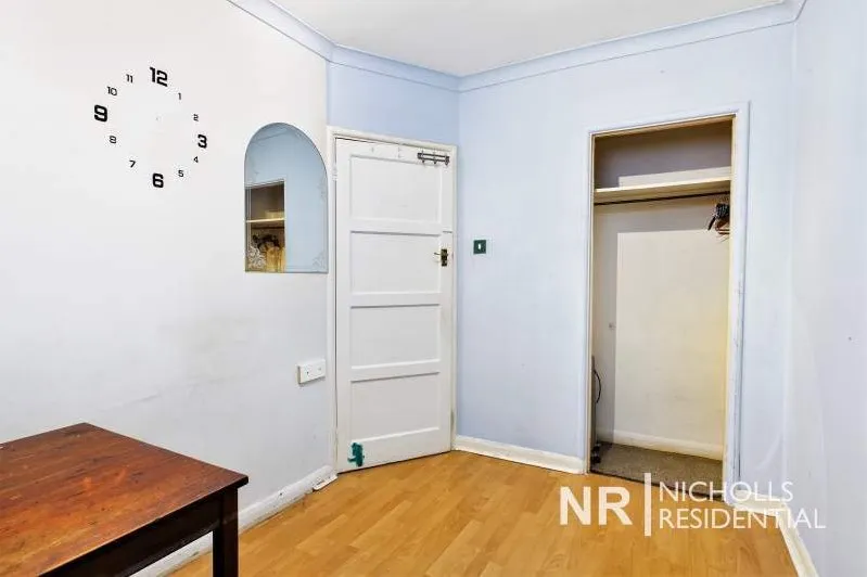 Hook Road, Chessington, KT9, photo 8