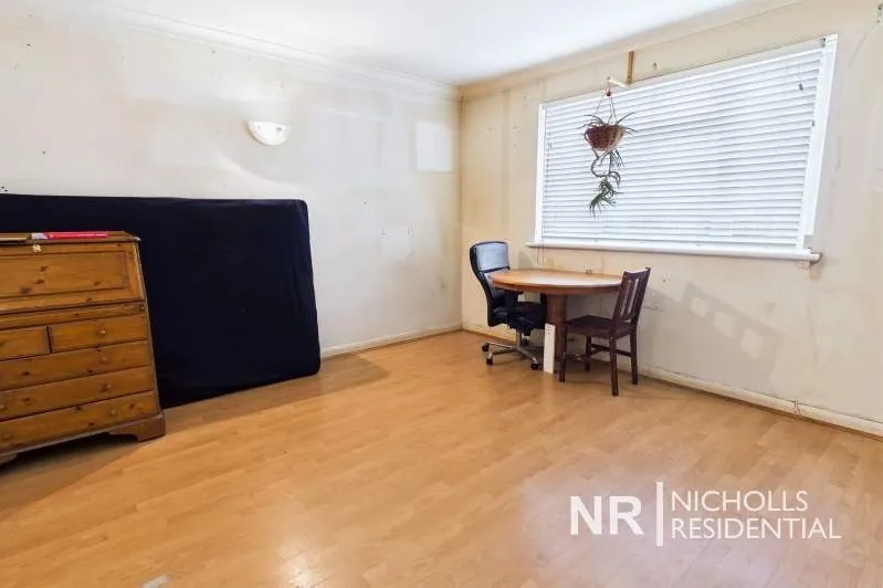 Hook Road, Chessington, KT9, photo 3
