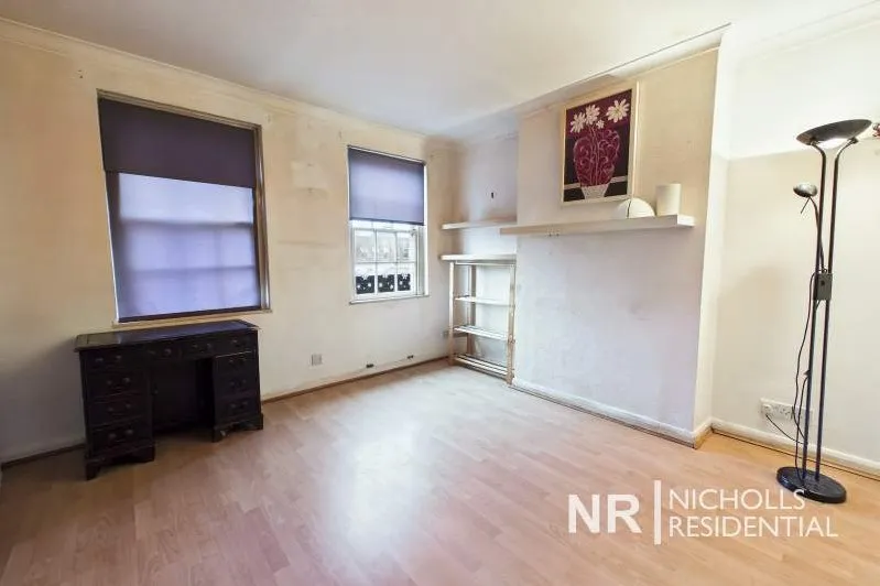 Hook Road, Chessington, KT9, photo 2
