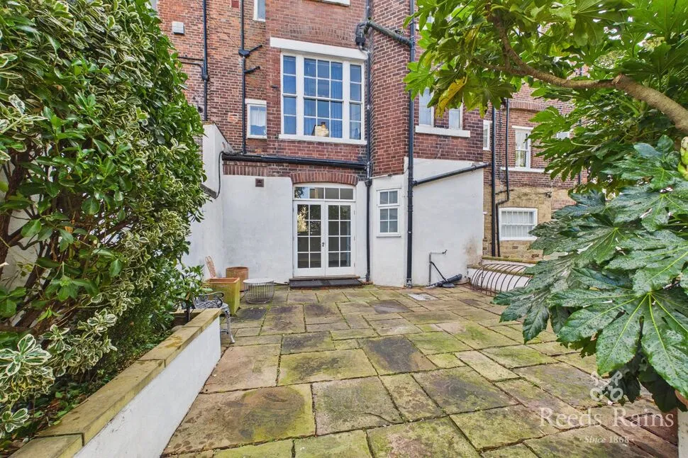 St. Johns Square, Wakefield, WF1, photo 15