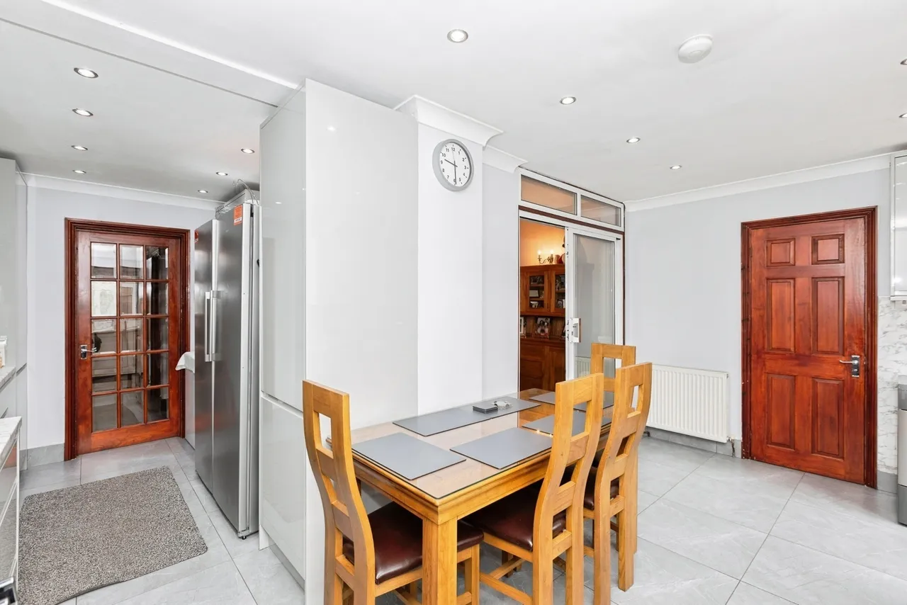 Icknield Drive, Ilford, IG2, photo 9