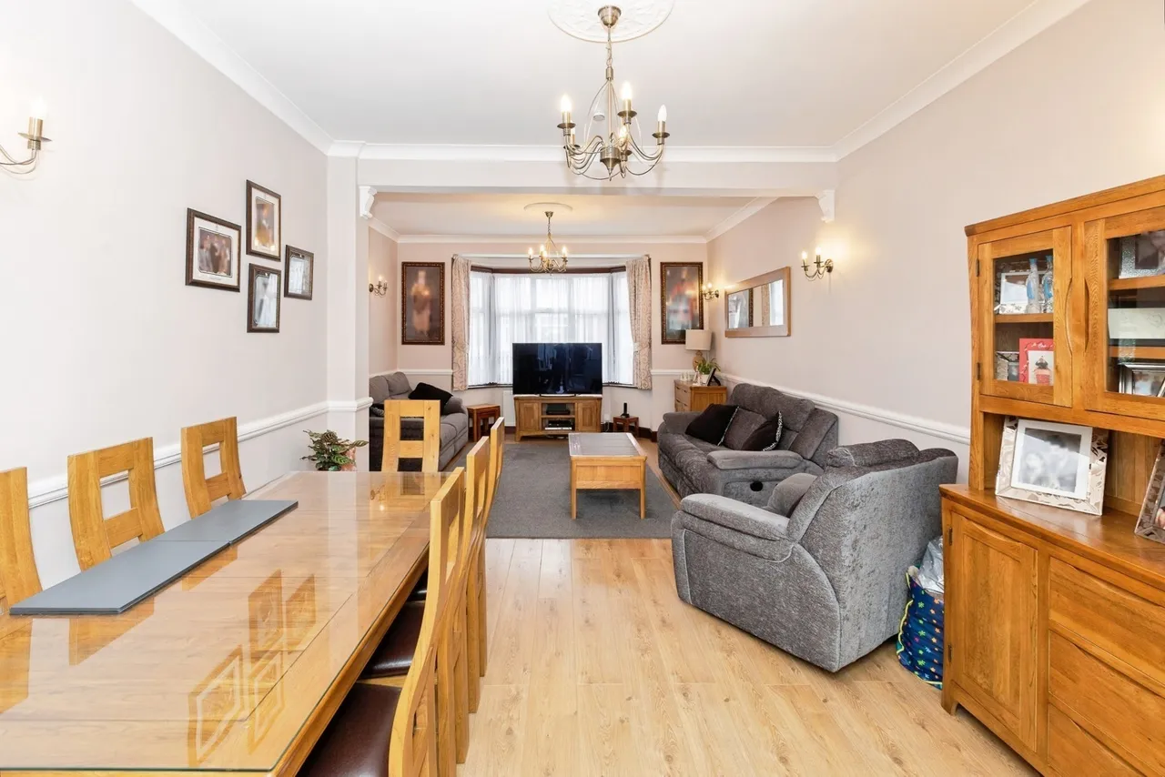 Icknield Drive, Ilford, IG2, photo 5