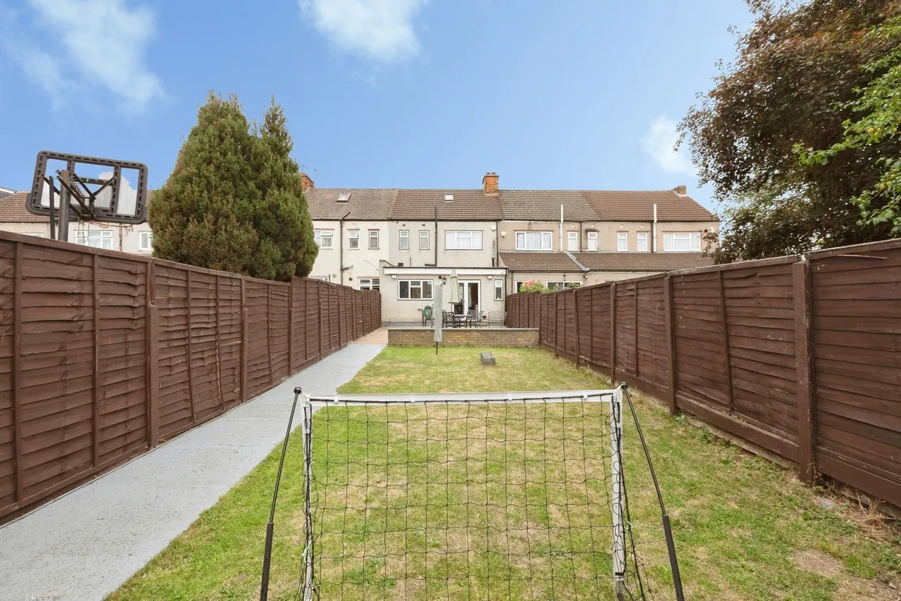 Icknield Drive, Ilford, IG2, photo 27