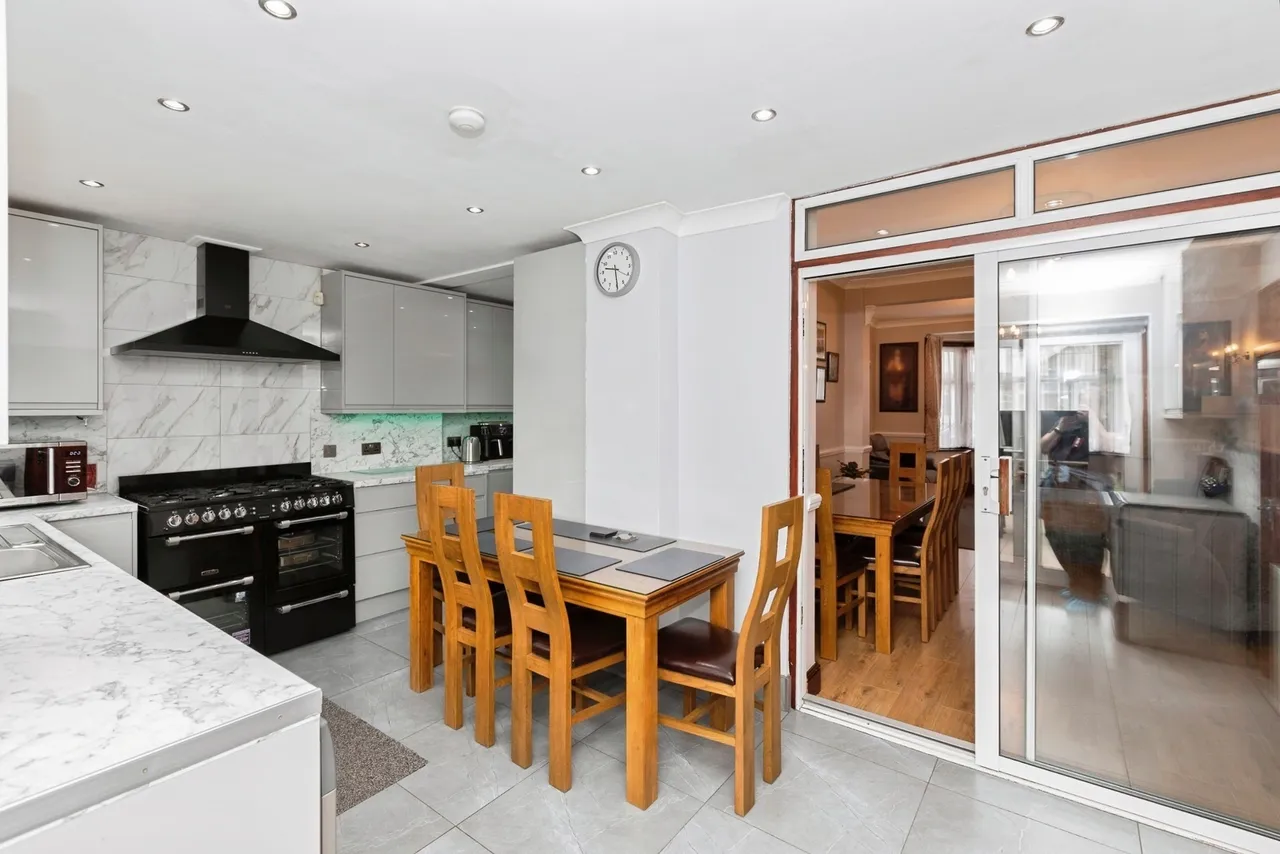 Icknield Drive, Ilford, IG2, photo 10