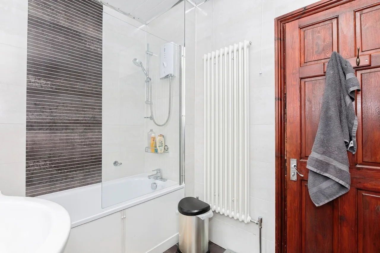 Icknield Drive, Ilford, IG2, photo 22