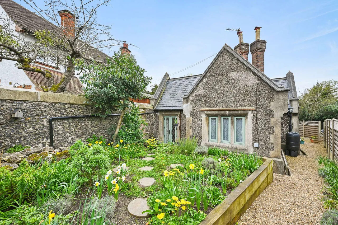 Bulstrode Way, SL9, photo 9