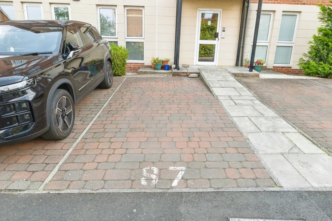 Glaisdale Court, DARLINGTON, County Durham, DL3, photo 14