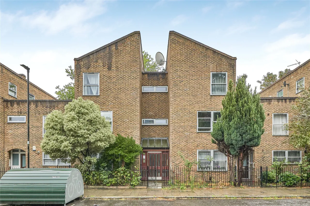 2 bed flat for sale — Thorne Road, London, SW8