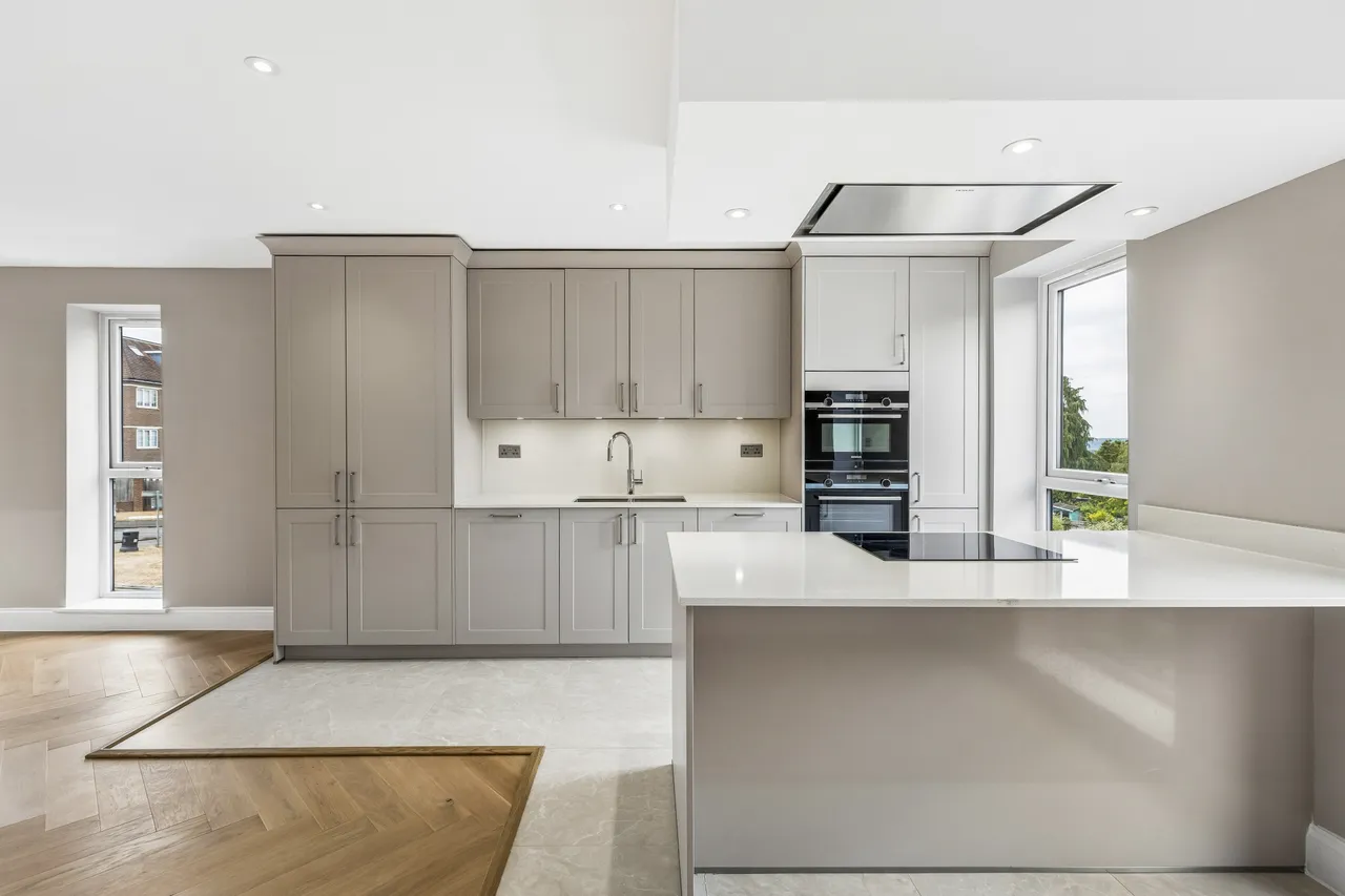2 bed flat for sale — Flat 3 The Catsey Catsey Lane, Bushey...