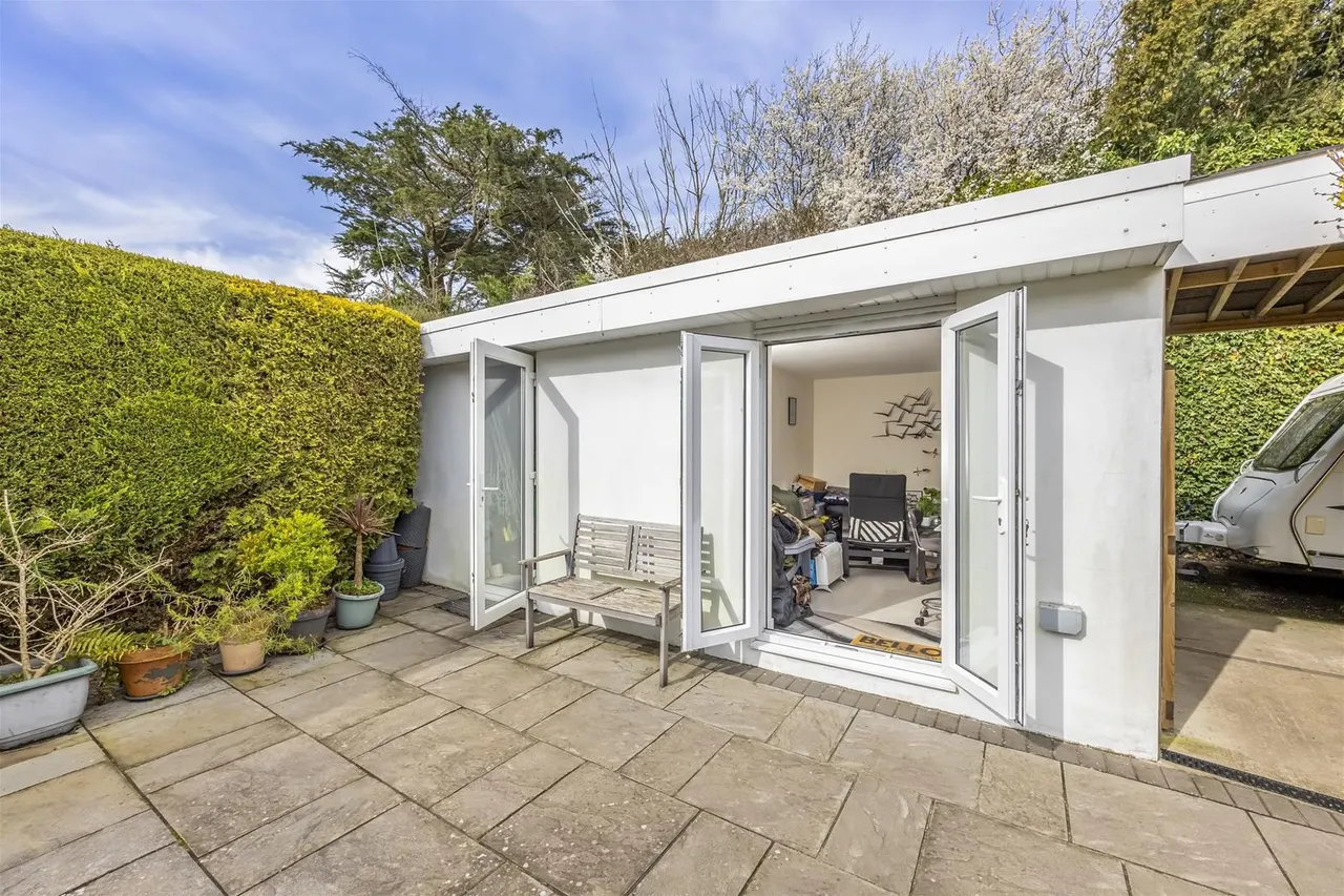 Cleveland Road, Worthing, photo 11