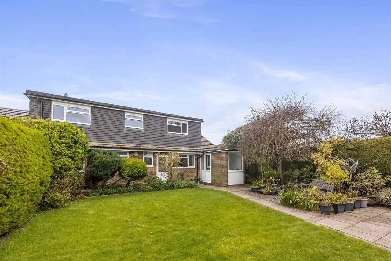 Cleveland Road, Worthing, photo 5