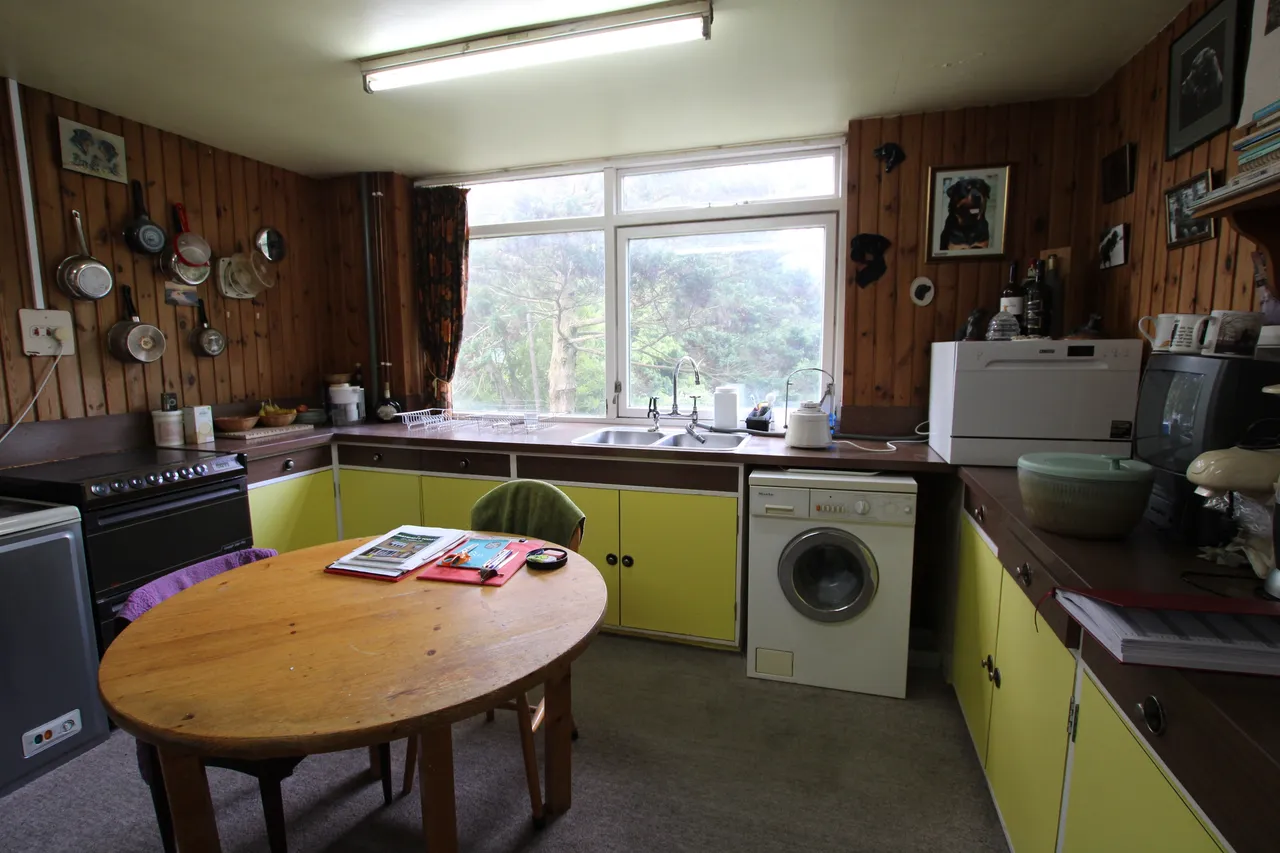 Glen Road, Grayshott, GU26, photo 8
