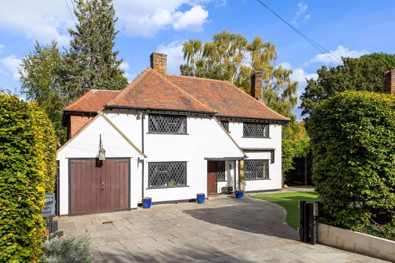 4 bed house for sale, Overstream, Loudwater, WD3