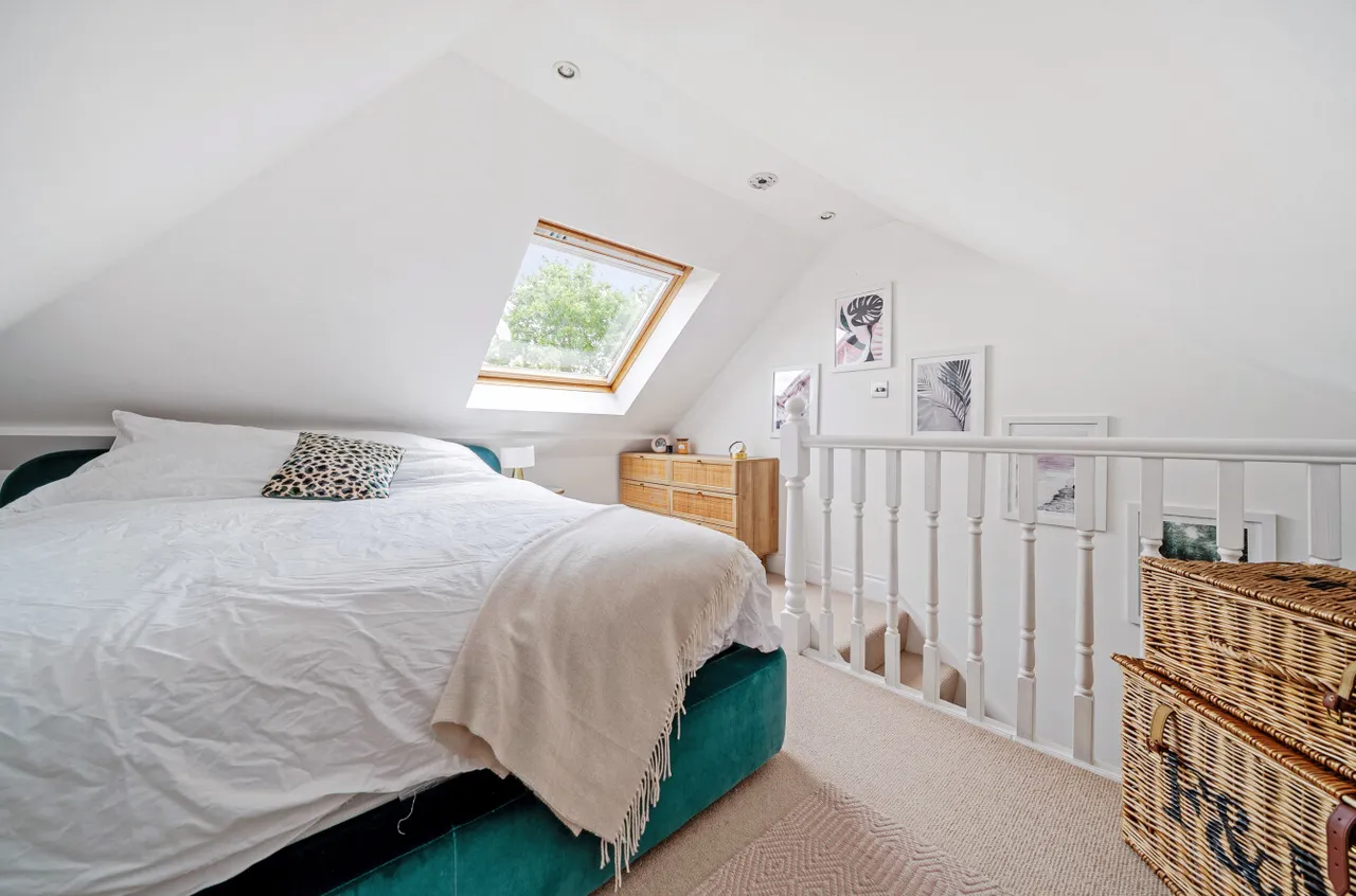 Latimer Road, Godalming, GU7, photo 16