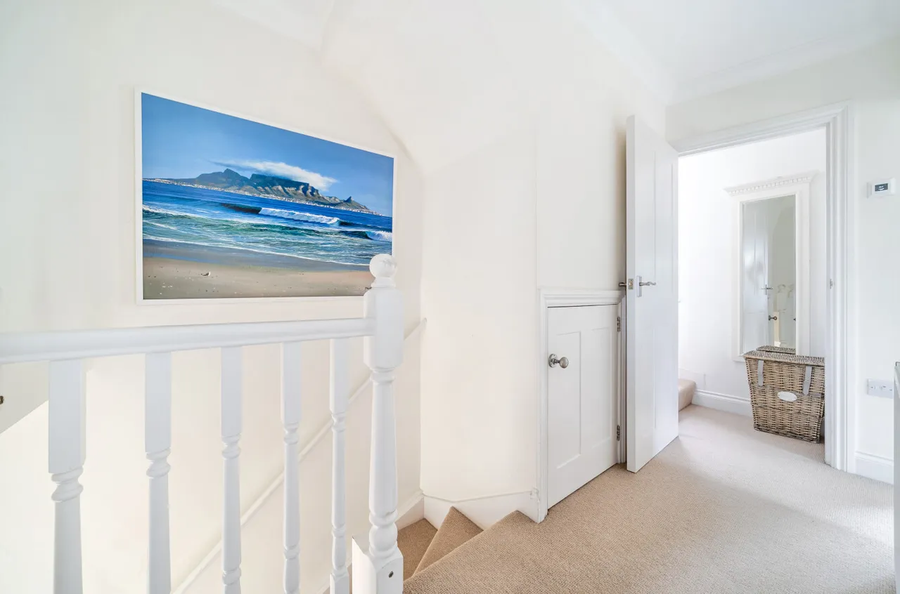 Latimer Road, Godalming, GU7, photo 11