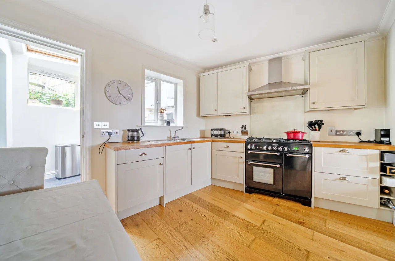 Latimer Road, Godalming, GU7, photo 9