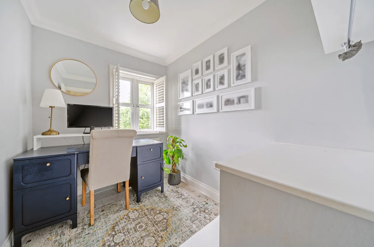Latimer Road, Godalming, GU7, photo 14