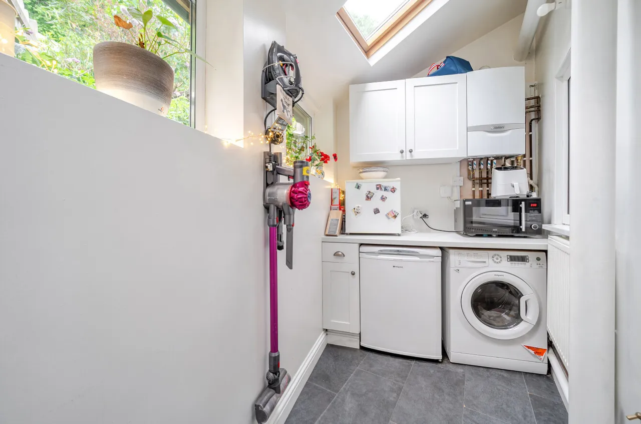 Latimer Road, Godalming, GU7, photo 10