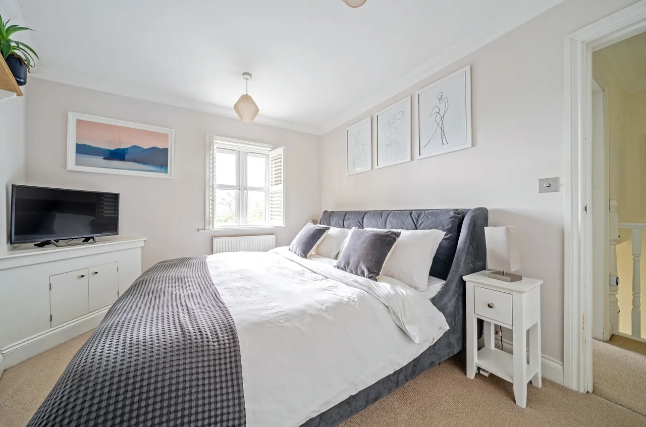 Latimer Road, Godalming, GU7, photo 13
