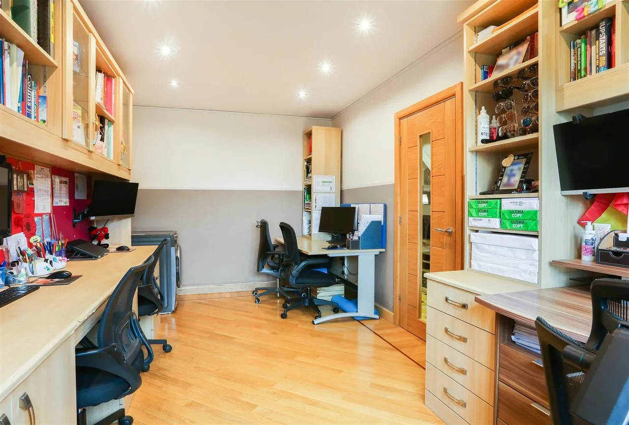 Freeman Road, Morden, SM4 6AR, photo 12