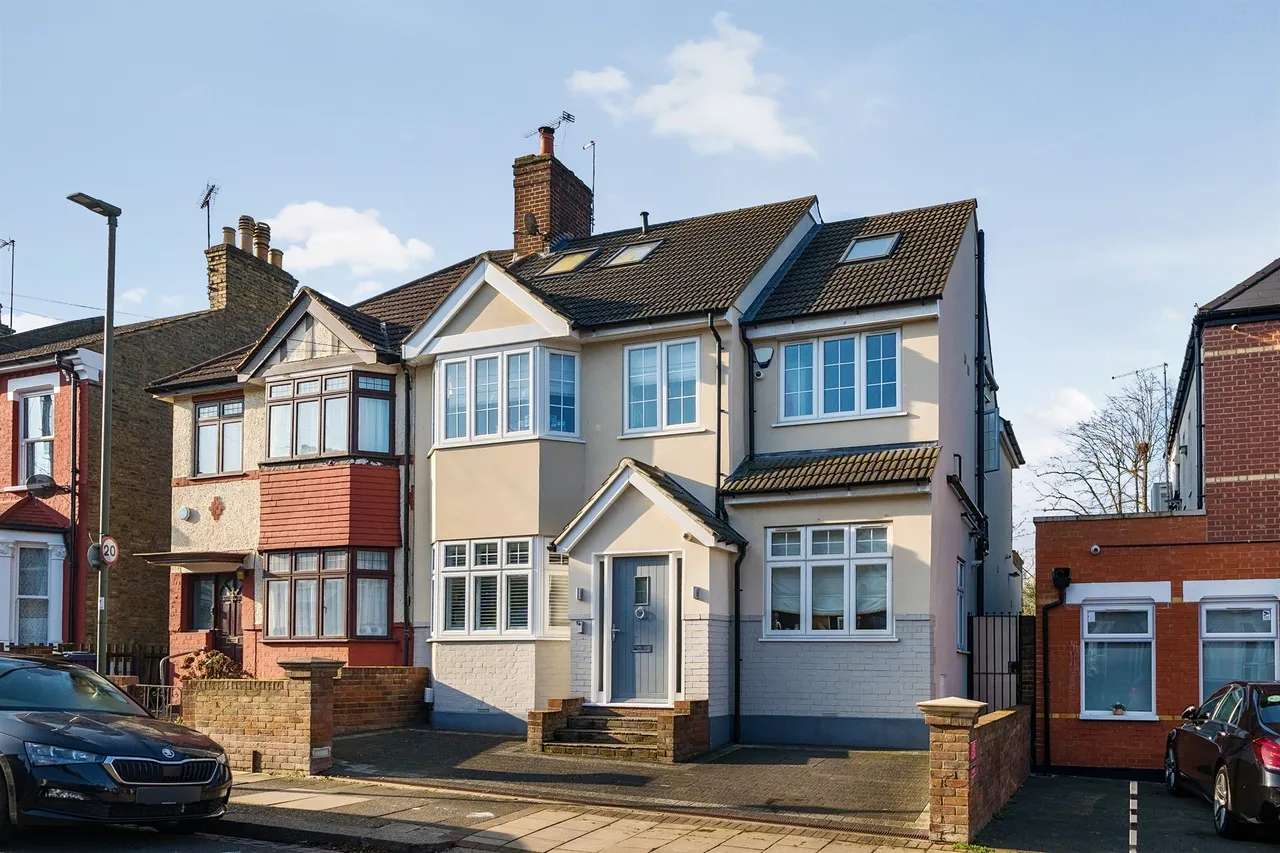 5 bed house for sale — Bellevue Road, London