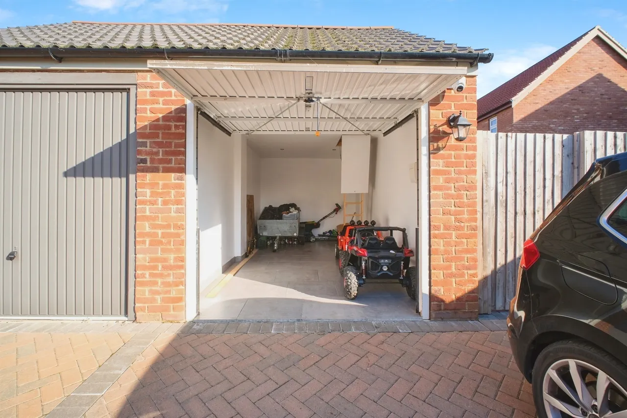 Field Drive, Wyberton, PE21, photo 16