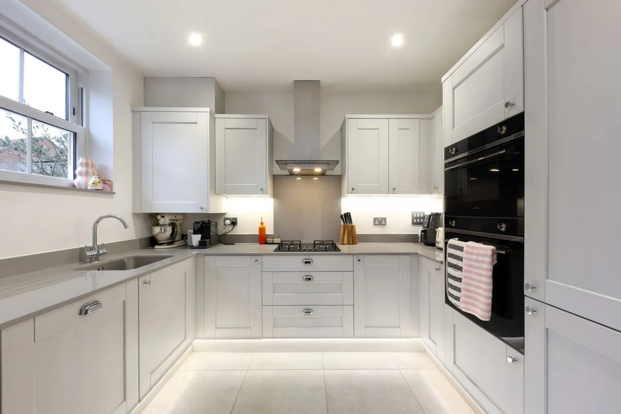 Bagley Street, Wilton Park, HP9, photo 13