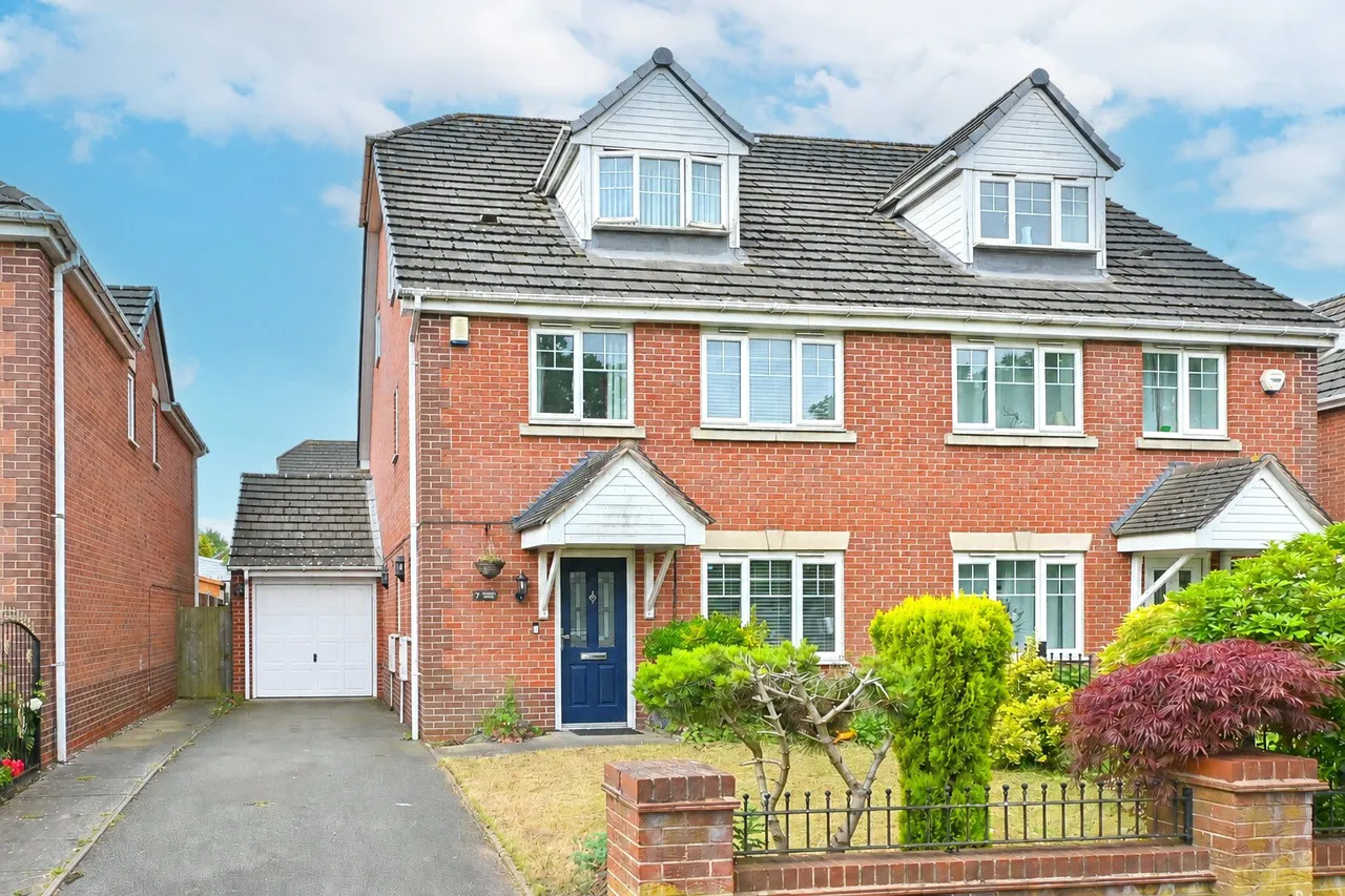 6 bed house for sale — Chance Drive, Smethwick, West Midlands, B66 1TT