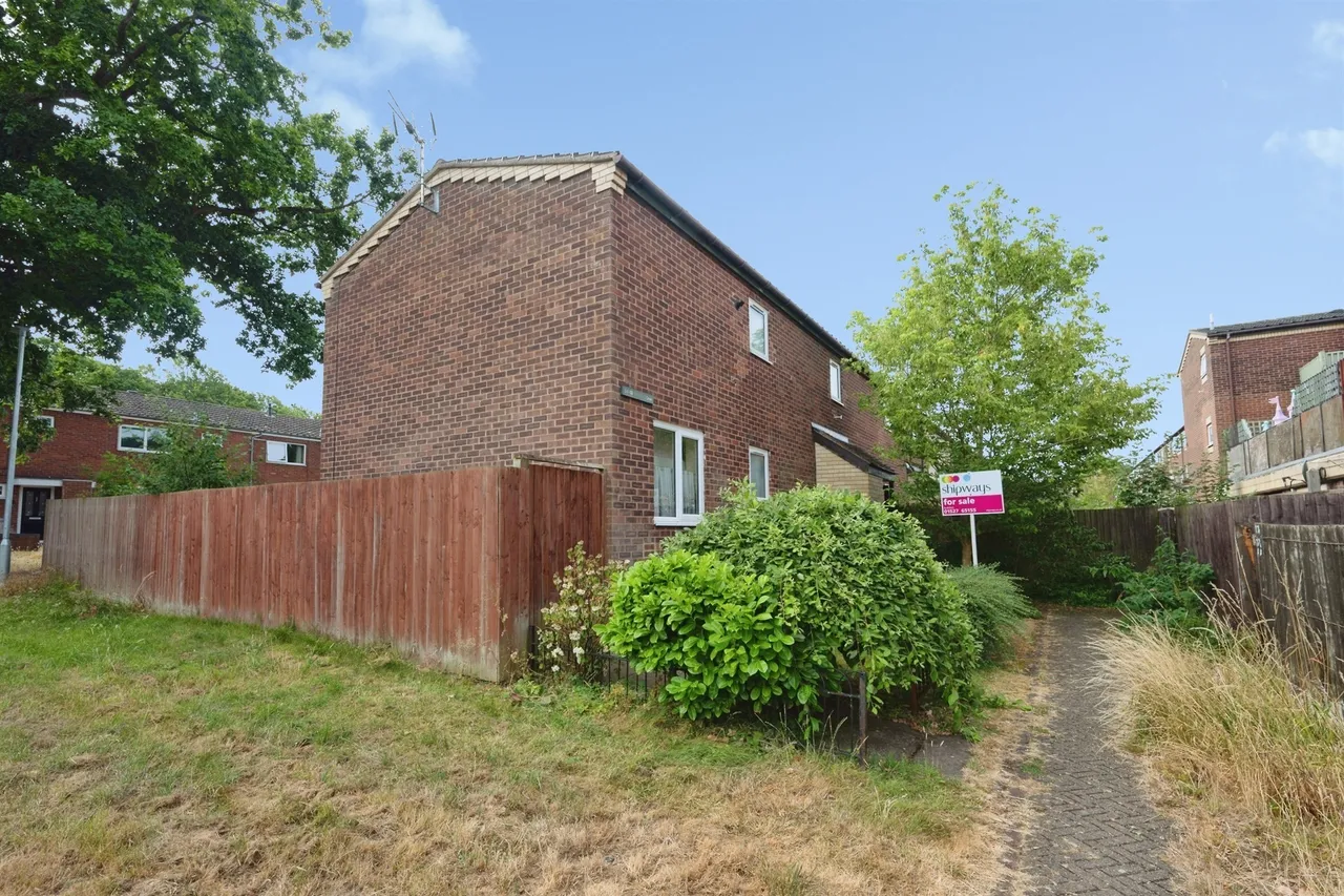 3 bed house for sale — Cropthorne Close, Redditch