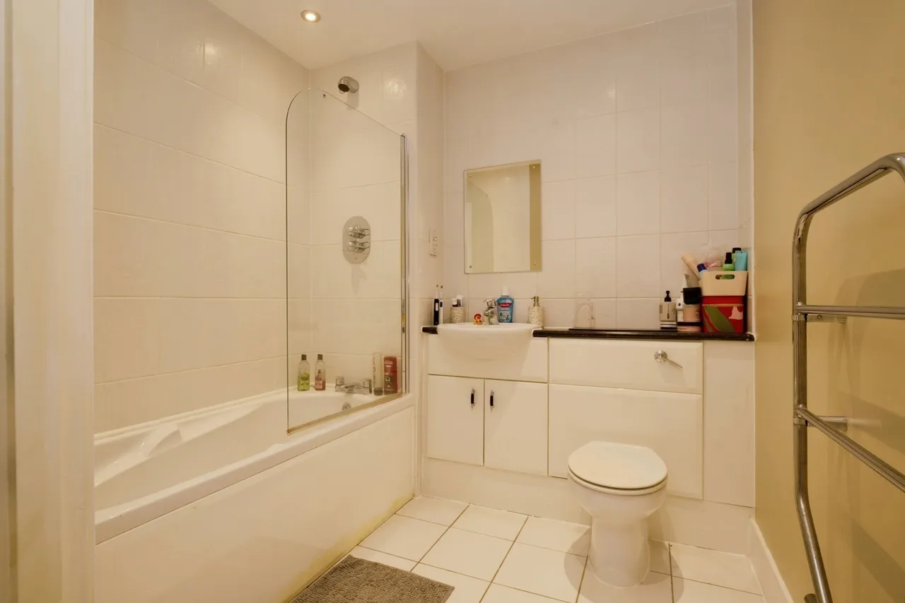 Great Ormes House, Ferry Court, CARDIFF, South Glamorgan, CF11, photo 11