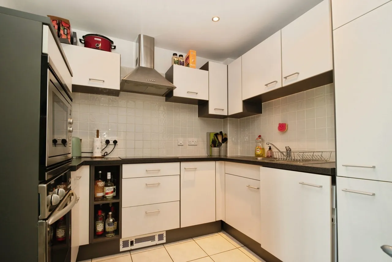 Great Ormes House, Ferry Court, CARDIFF, South Glamorgan, CF11, photo 4