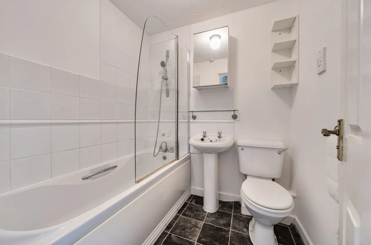 Barons Mead, Maybush, SO16, photo 9