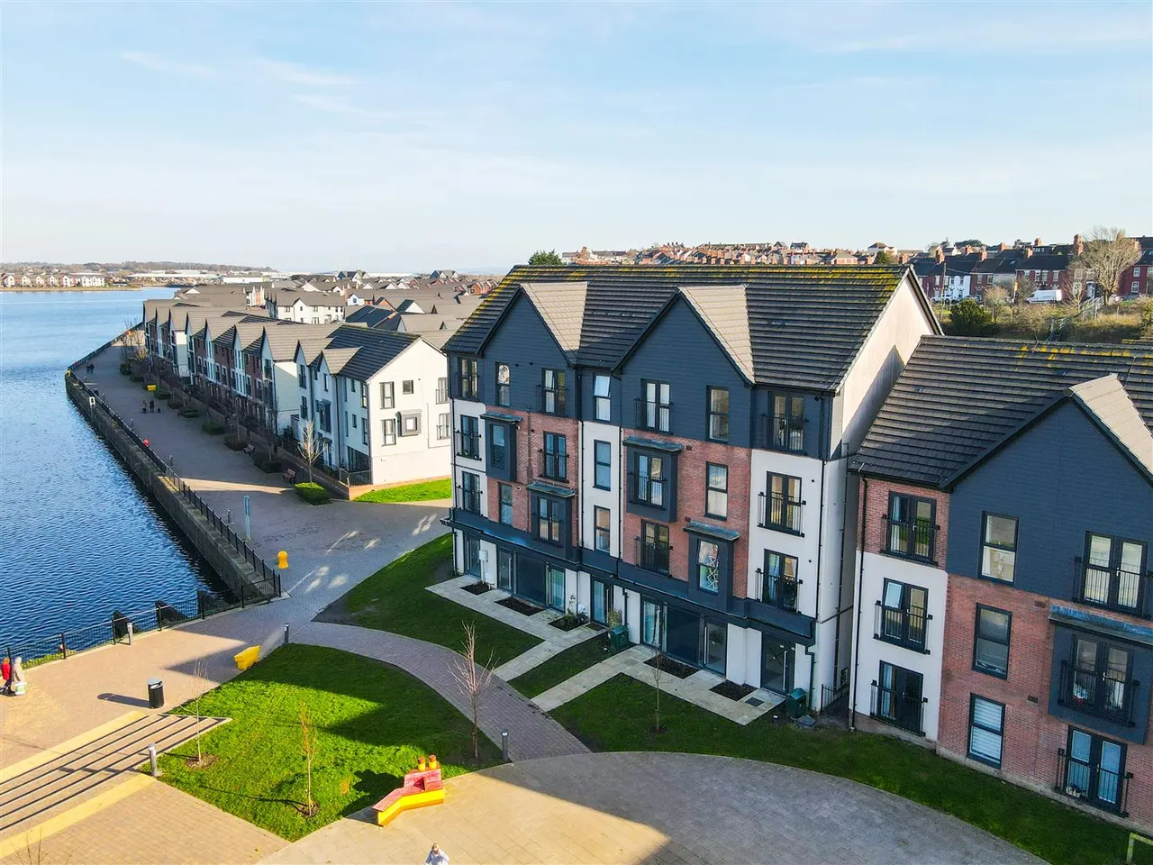 2 bed flat for sale — Ffordd Penrhyn, Barry, CF62 5DH