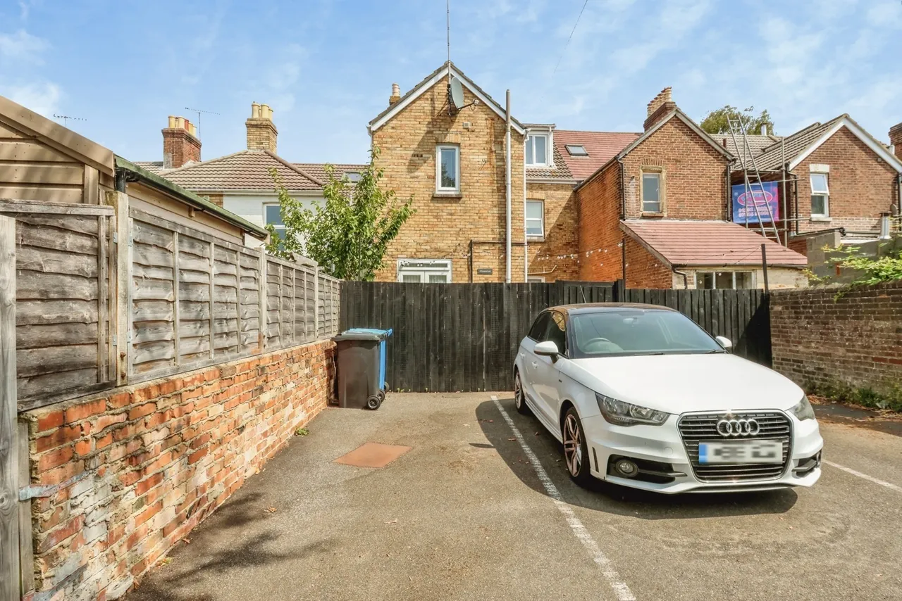 Kingston Road, Poole, BH15, photo 9