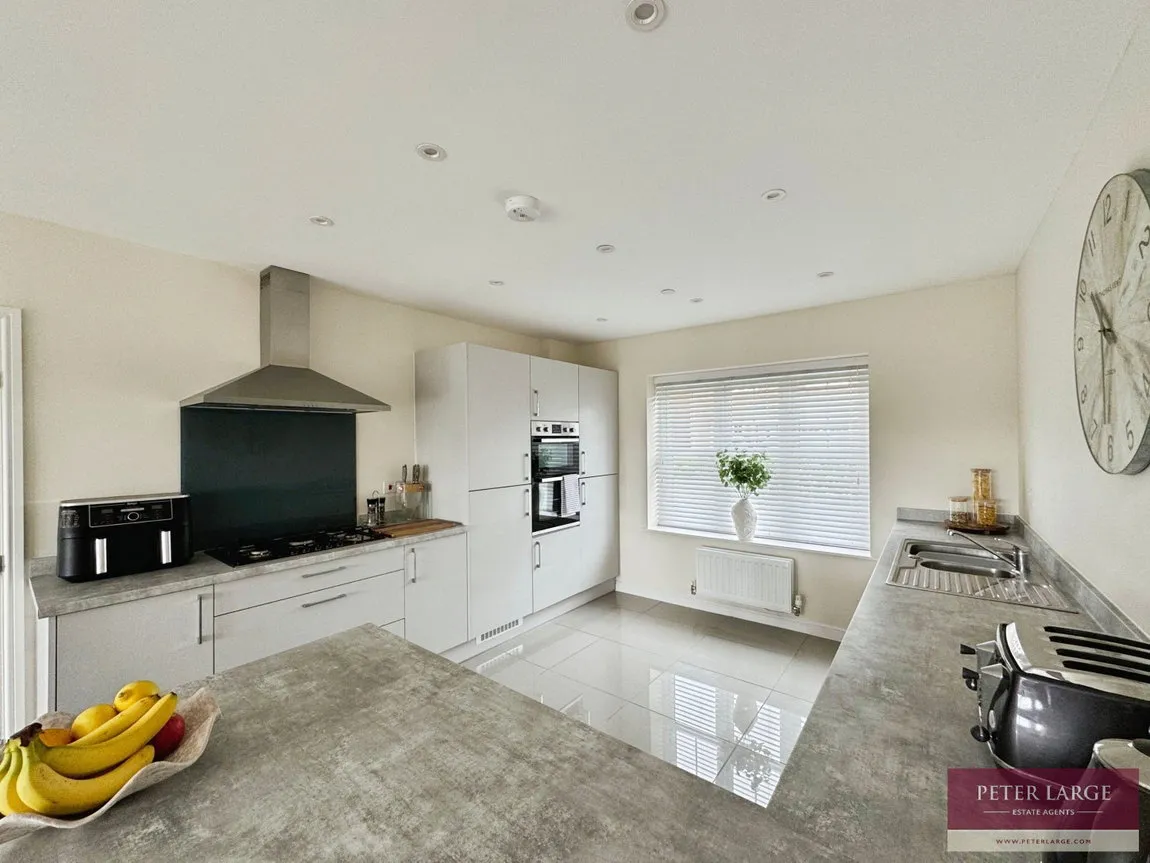 Ffordd Porthdy, Rhuddlan, Denbighshire, LL18 6HZ, photo 3