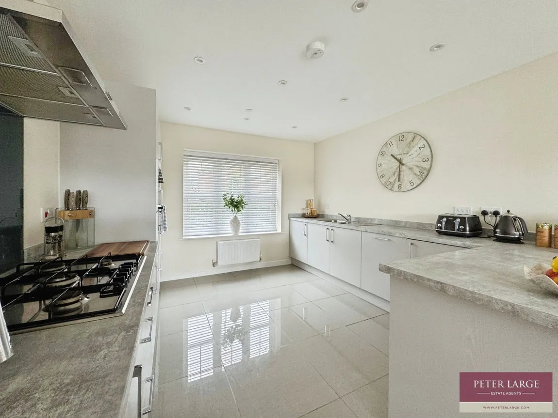 Ffordd Porthdy, Rhuddlan, Denbighshire, LL18 6HZ, photo 2