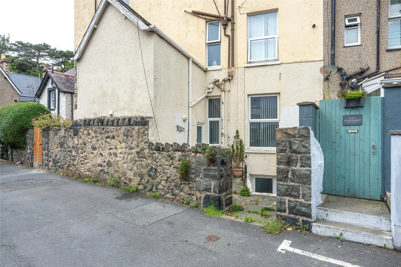 Park Crescent, Llanfairfechan, photo 8