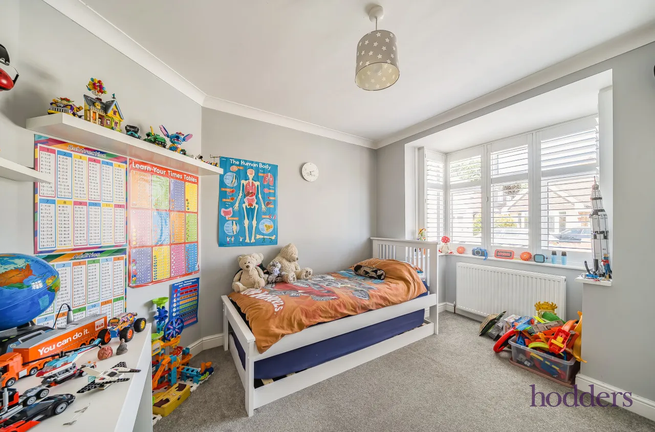 Mowbray Avenue, Byfleet, KT14, photo 16