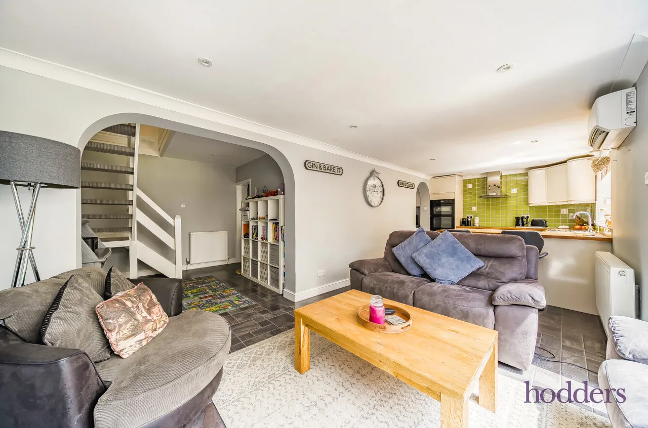 Mowbray Avenue, Byfleet, KT14, photo 3