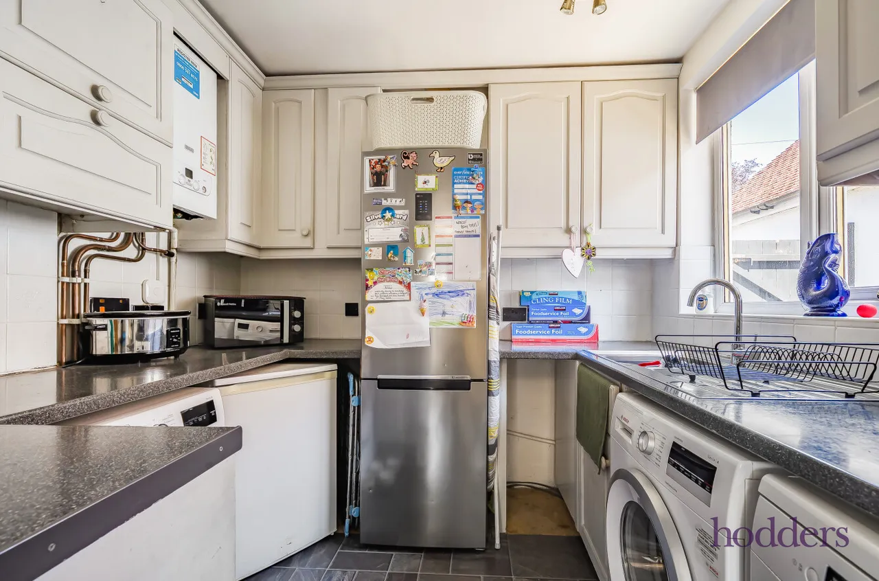 Mowbray Avenue, Byfleet, KT14, photo 10