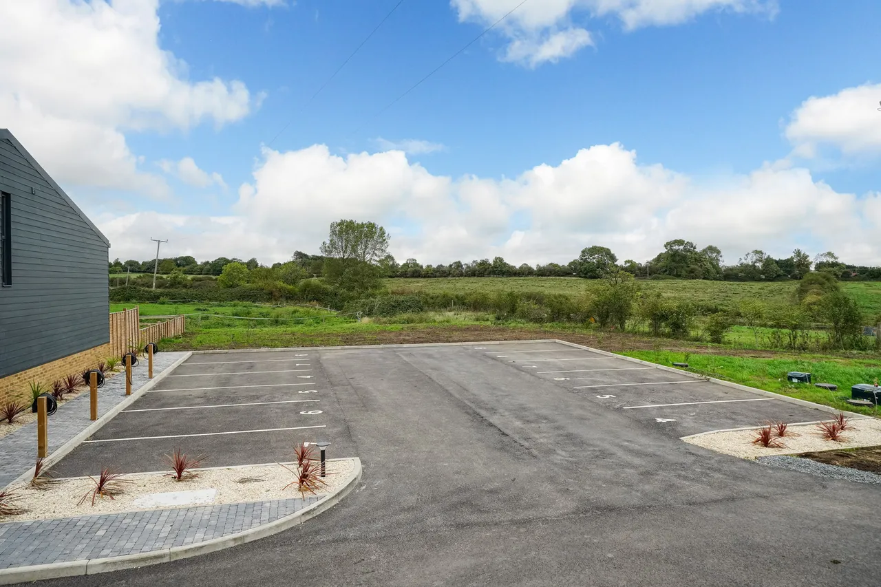 Aylesbury Road, Rowsham, HP22, photo 8