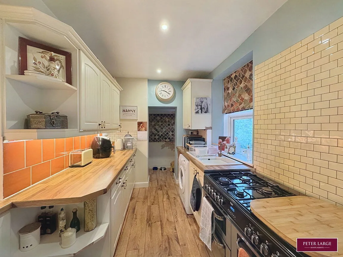 Victoria Road, Prestatyn, Denbighshire, LL19 7SW, photo 3