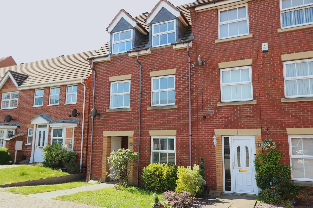 3 bed house to rent — Banquo Approach, Heathcote, CV34