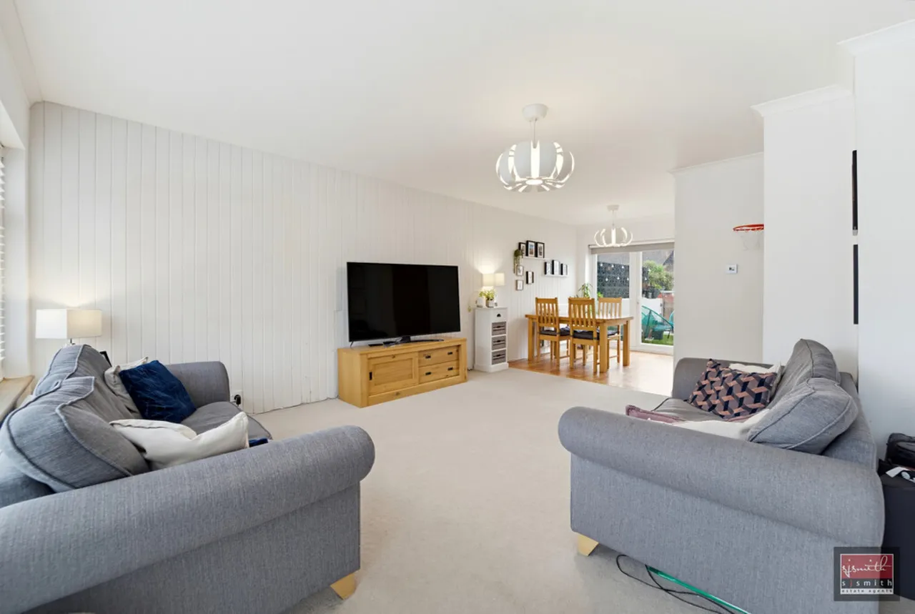Percy Avenue, Ashford, TW15, photo 2