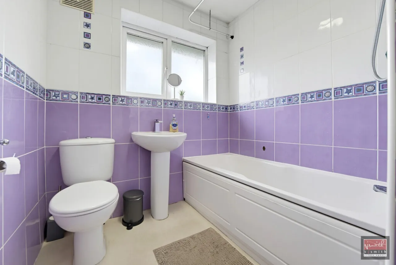 Percy Avenue, Ashford, TW15, photo 11