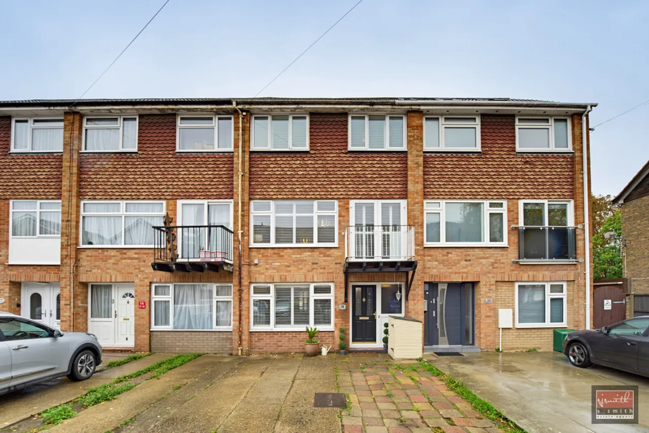 4 bed house for sale, Percy Avenue, Ashford, TW15
