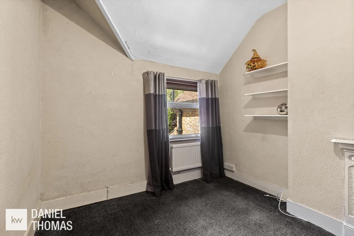 Broomstick Hall Road, Waltham Abbey, EN9, photo 12