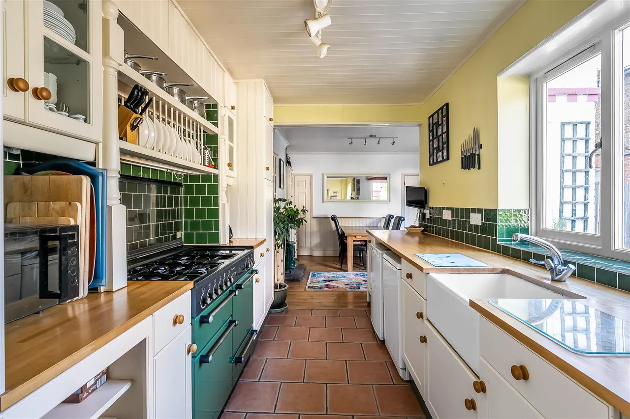 Barnett Wood Lane, Leatherhead, KT22, photo 8