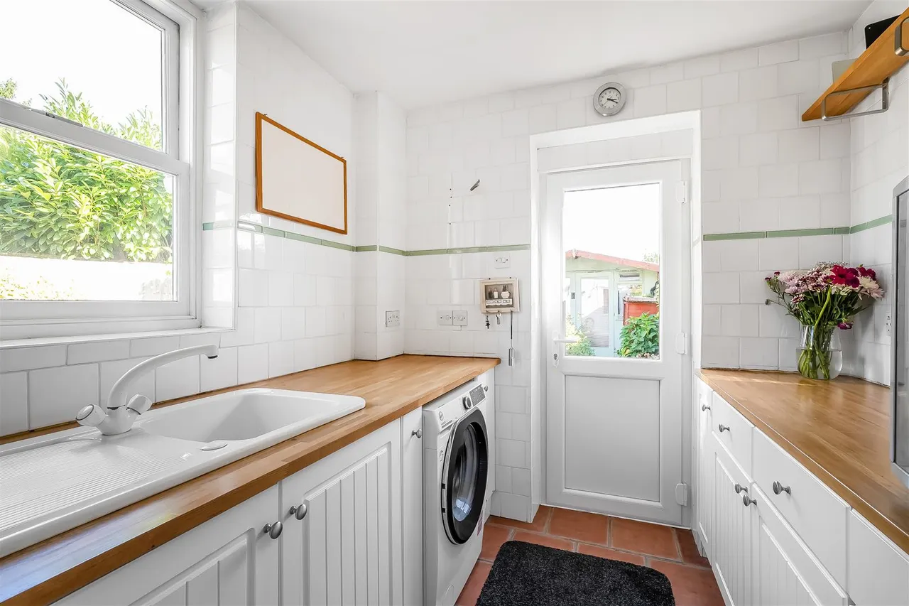 Barnett Wood Lane, Leatherhead, KT22, photo 11