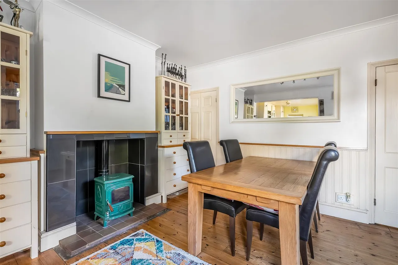Barnett Wood Lane, Leatherhead, KT22, photo 6